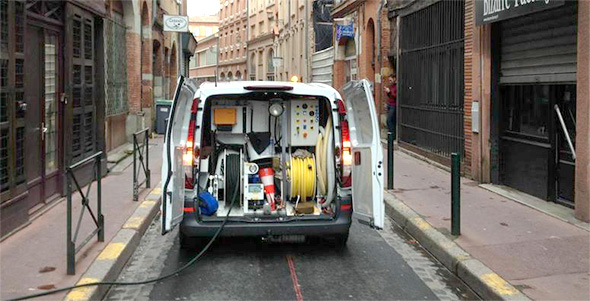 Camion hydrocureur PVFS pour la vidange de fosse septique en Seine-et-Marne (77)