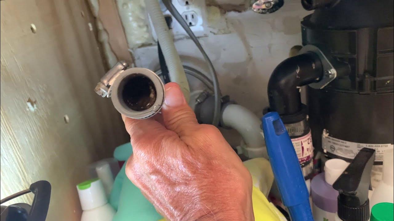 Débouchage d'évacuation de lave-vaisselle