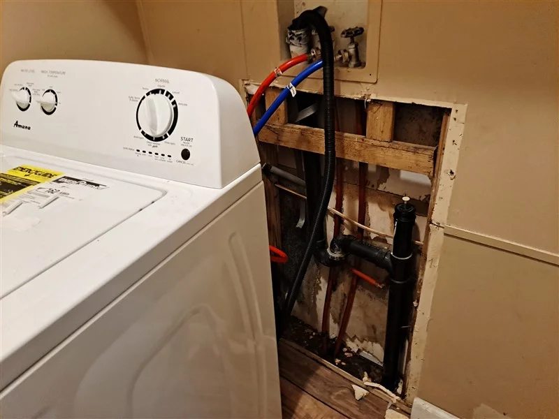 Débouchage d'évacuation de machine à laver